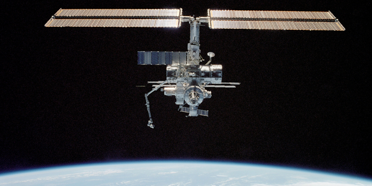 International Space Station, 2002