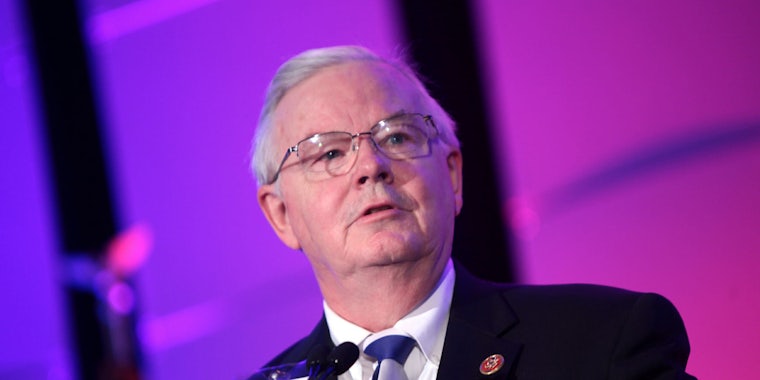 Rep. Joe Barton (R-Tx.) apologized on Wednesday for a nude photo and raunchy text sent by him that was circulating online over the past several days.