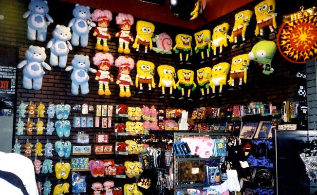 How Hot Topic went from a garage to the king of geek fashion