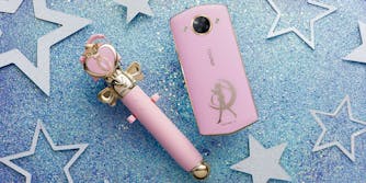Sailor Moon and Meitu made a phone