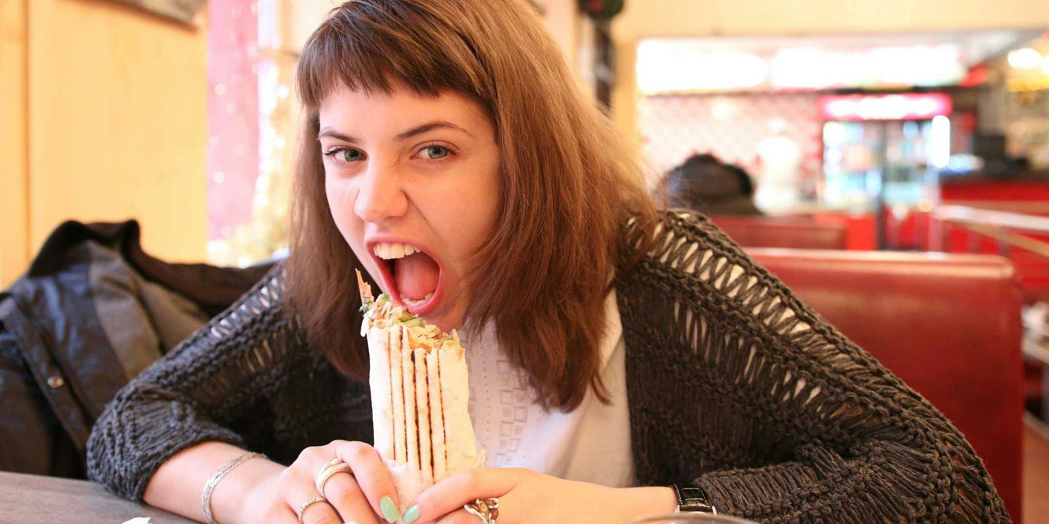Russian Women Are Posing For Sexy Selfies While Holding Shawarma The