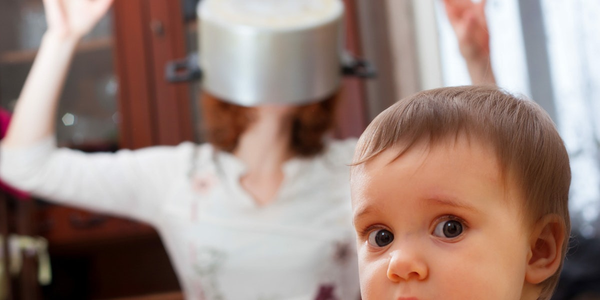 baby stressed mom pot on head