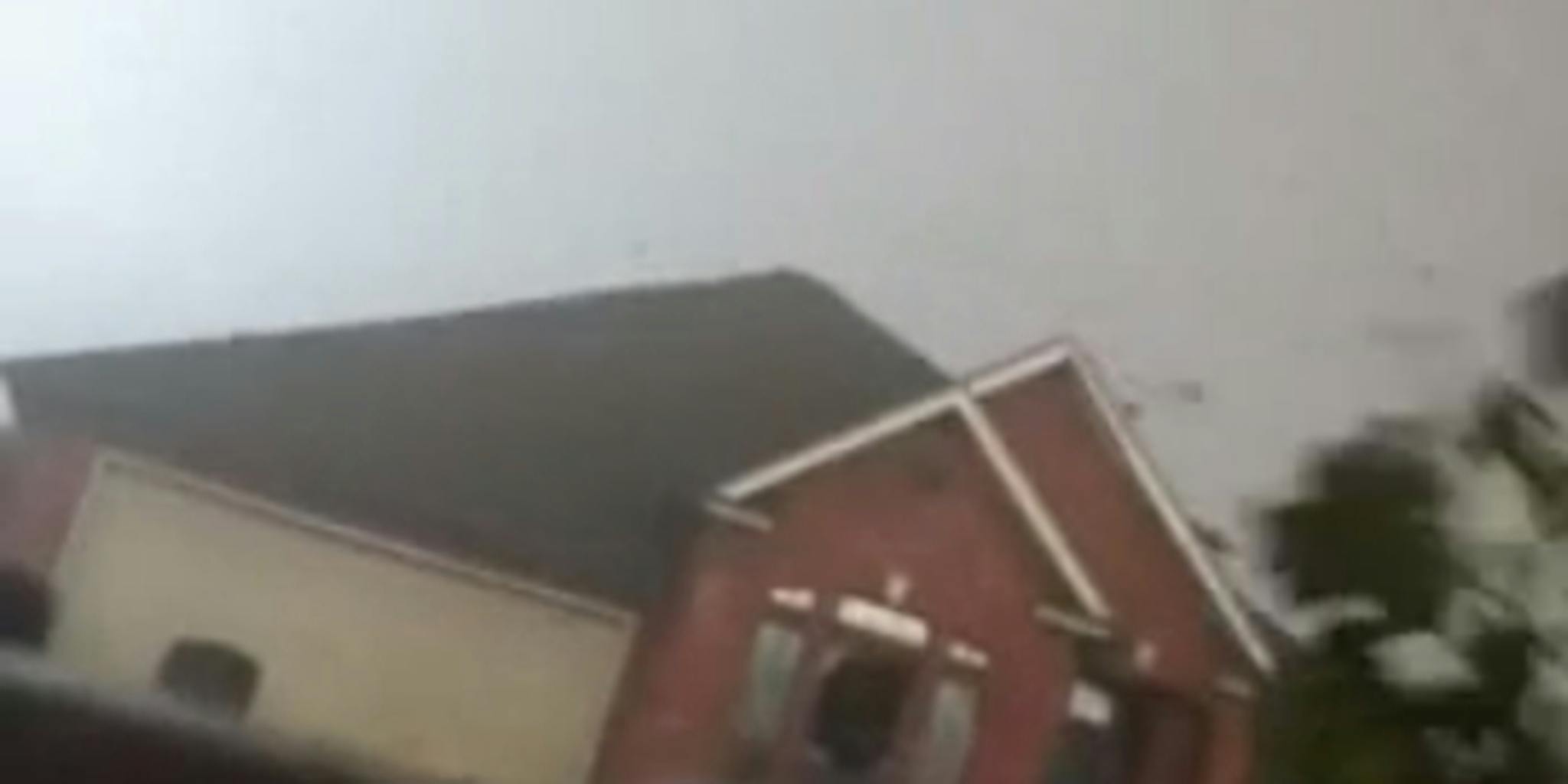 shocking-footage-captures-the-violent-force-of-oklahoma-tornado-the