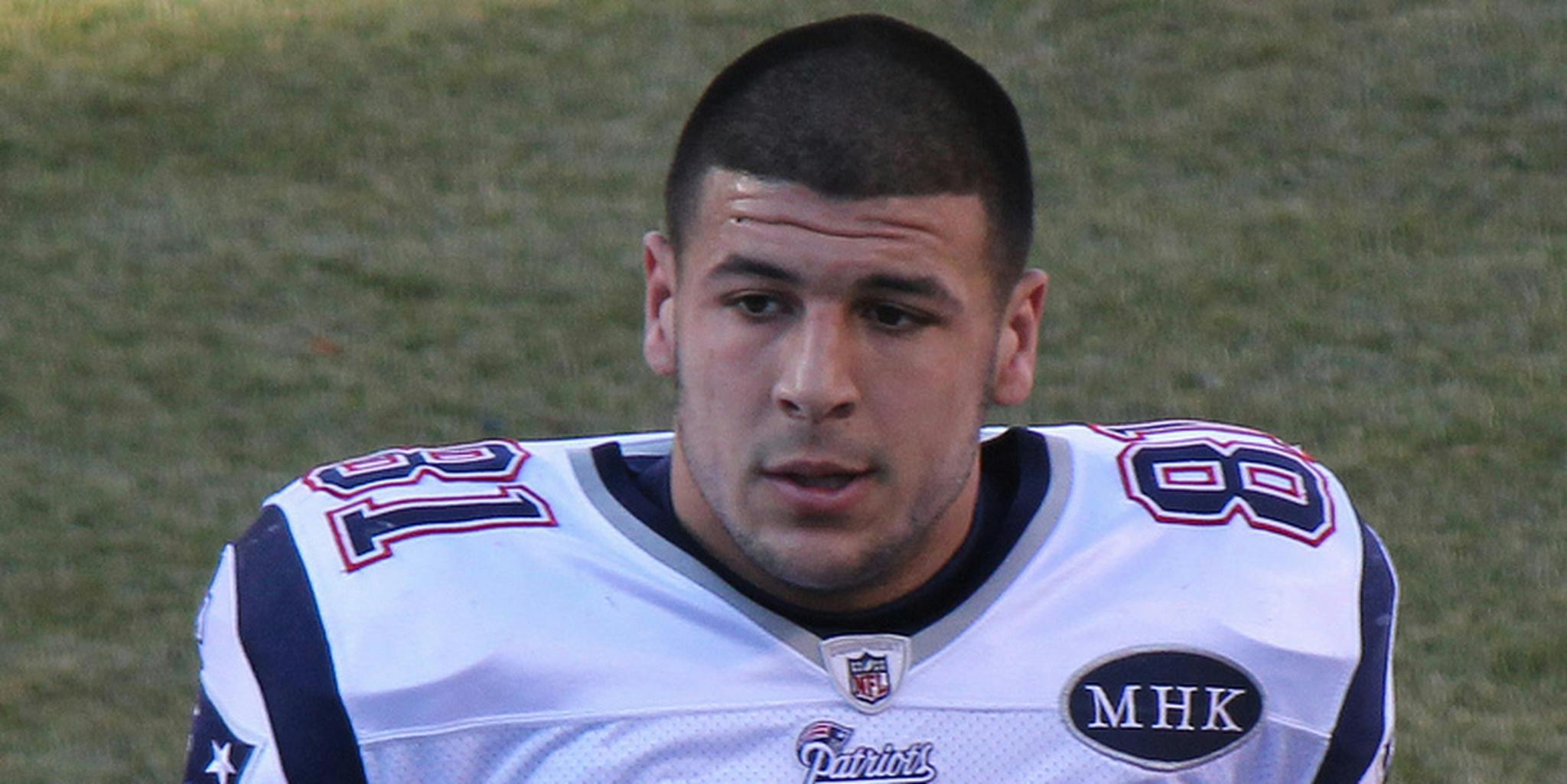 I'm not a homo!' How Aaron Hernandez used homophobic slurs in notes to  teammates