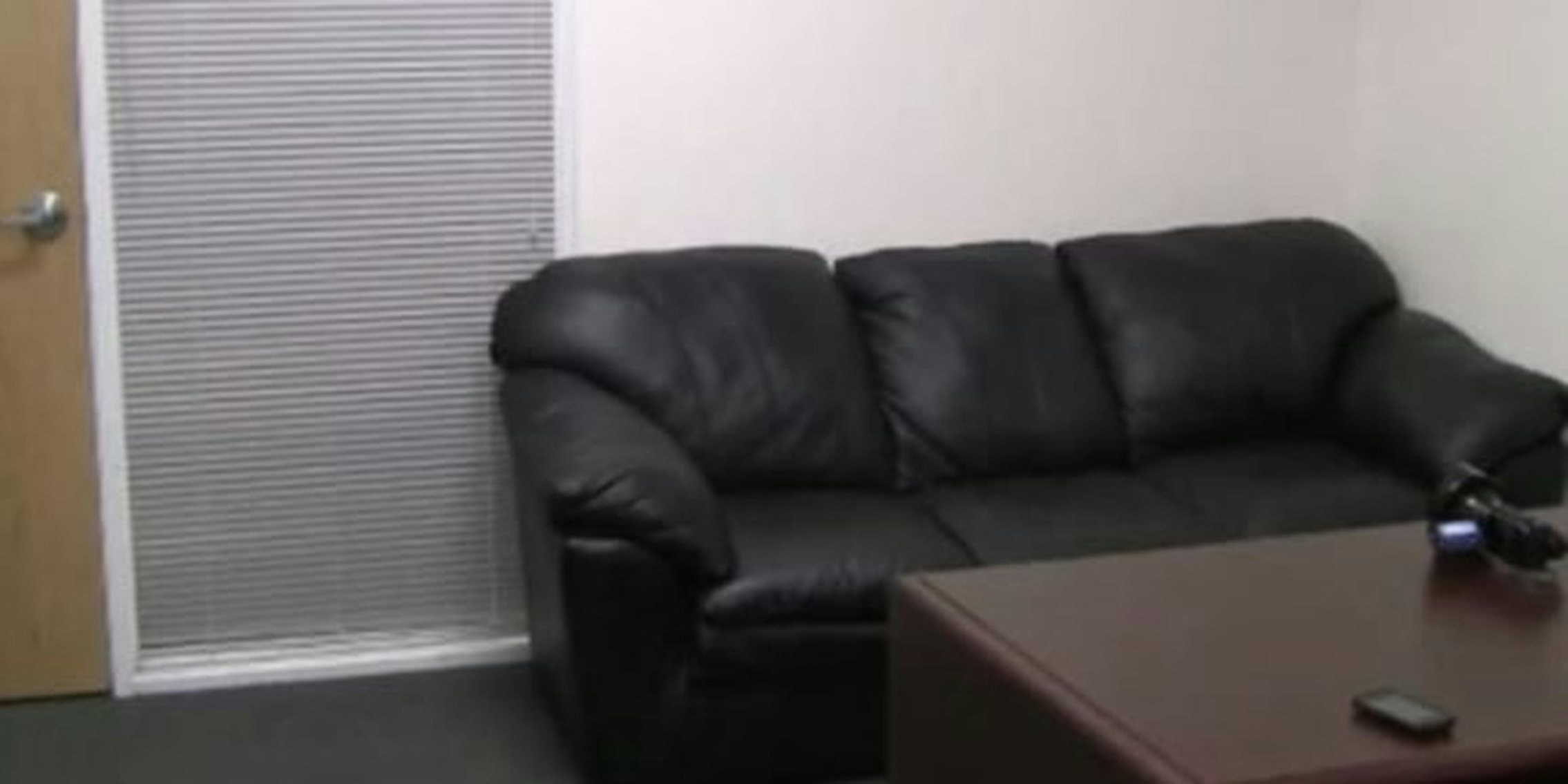 2270px x 1135px - You probably don't want to admit you've seen this couch before - The Daily  Dot