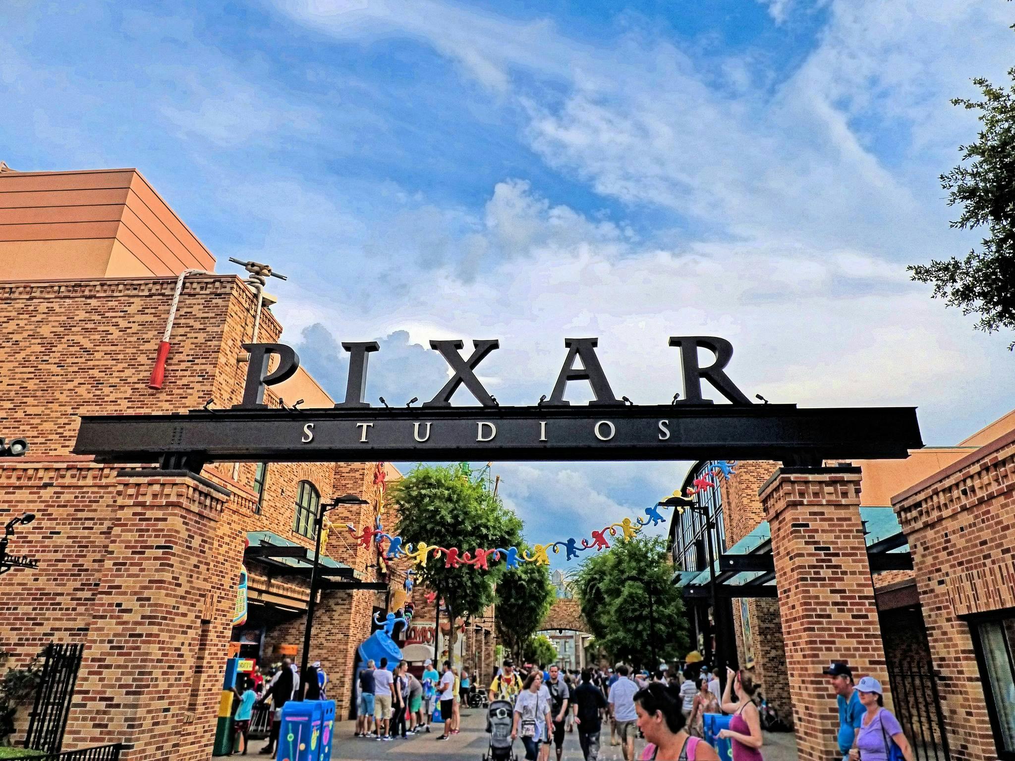 Pixar's. Киностудия Pixar. Студия Пиксар здание. Пиксар Студиос. Emeryville Pixar.