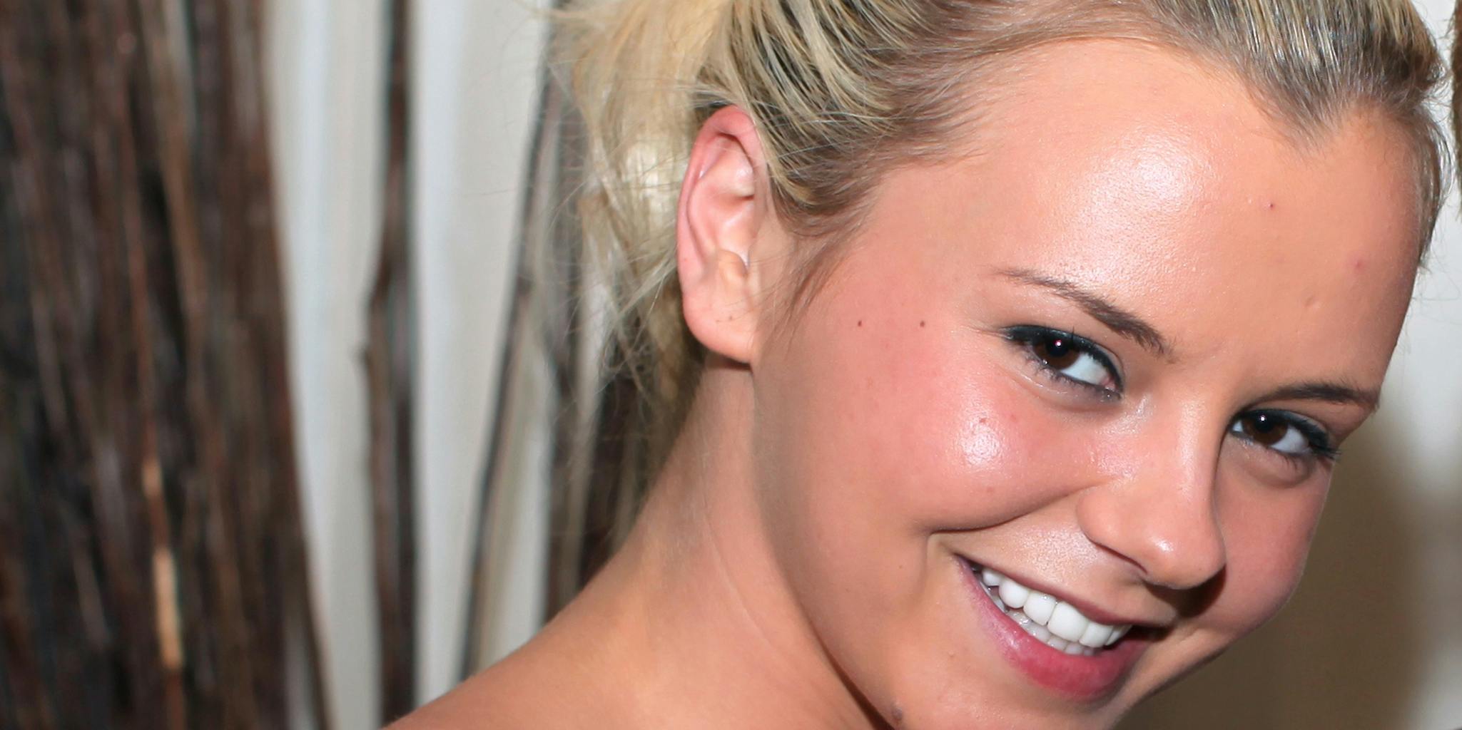 2049px x 1024px - Charlie Sheen's ex, former porn star Bree Olson, speaks out about his HIV  positive status - The Daily Dot