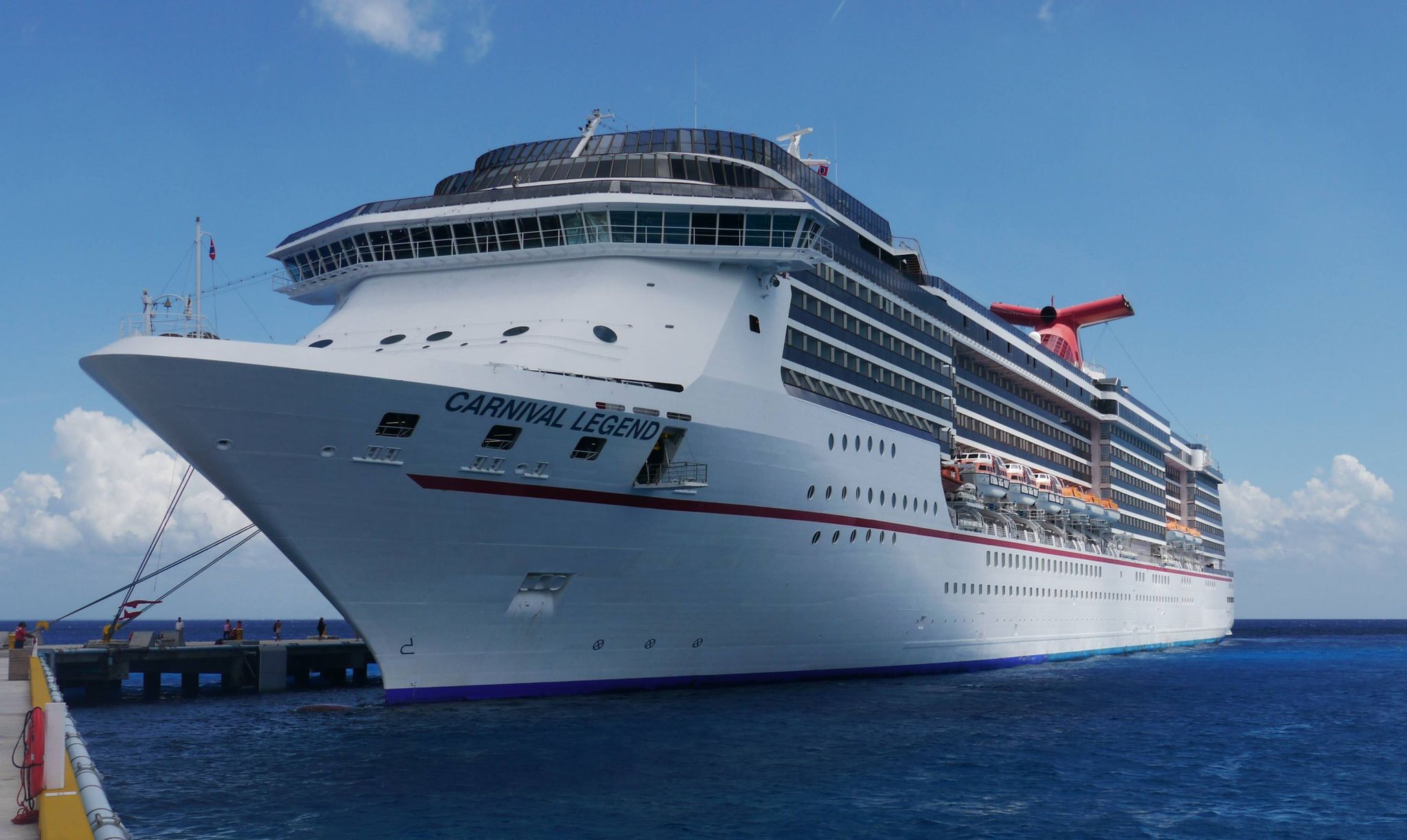 Watch This Massive Cruise Ship Destroy A Tiny Marina In Sicily