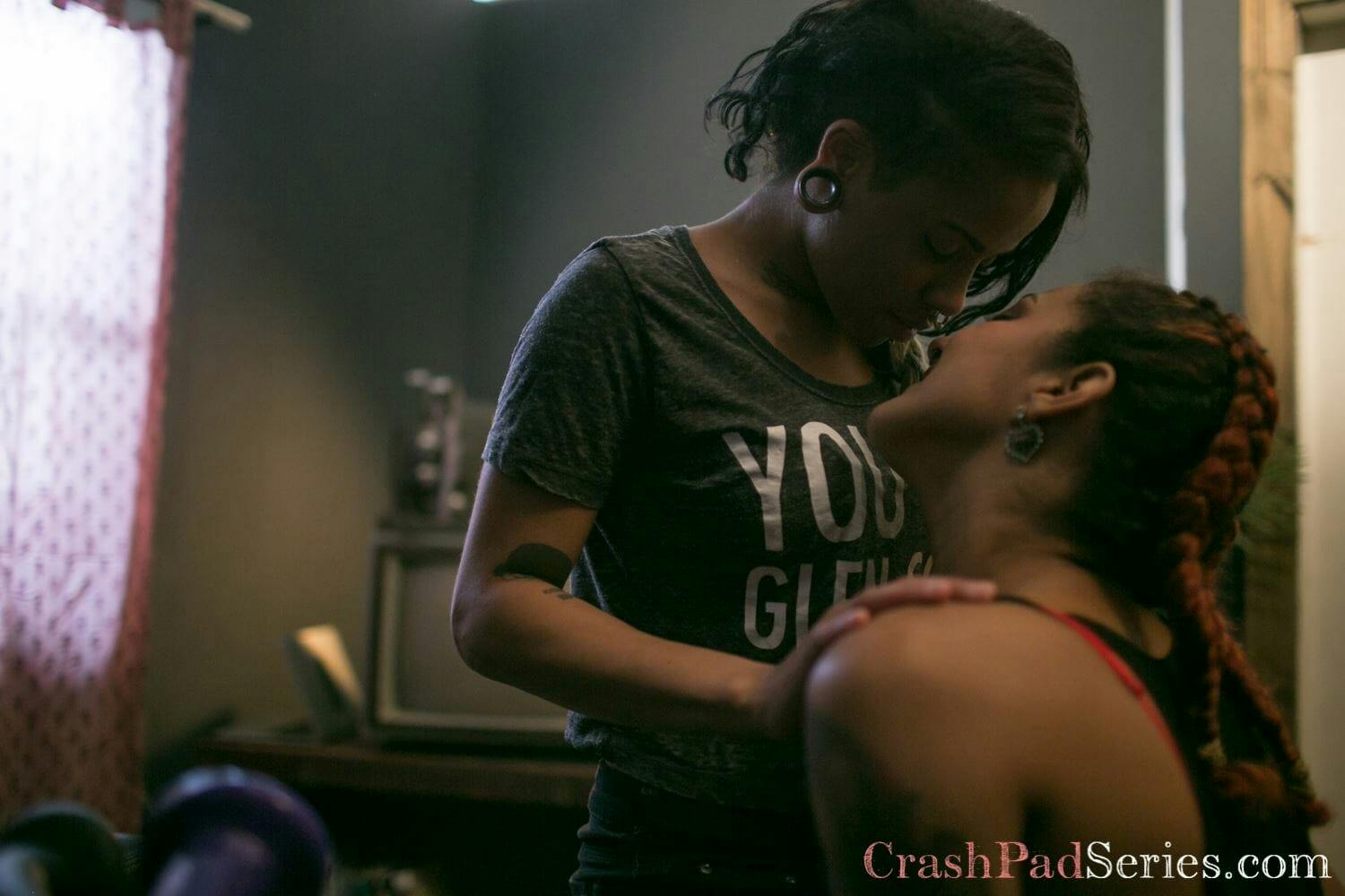 porn lesbian : Crash Pad
