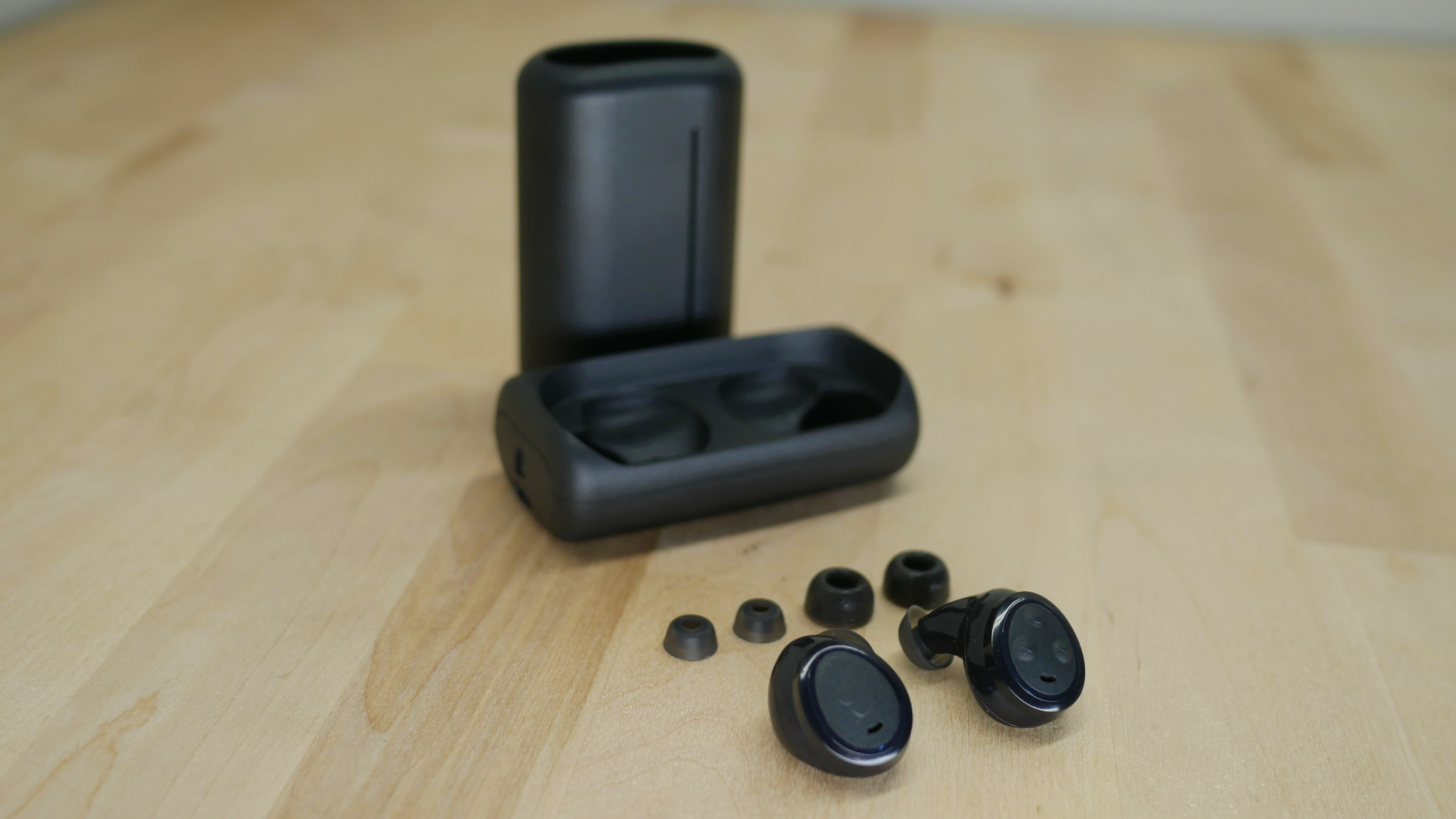 wireless bluetooth earbuds