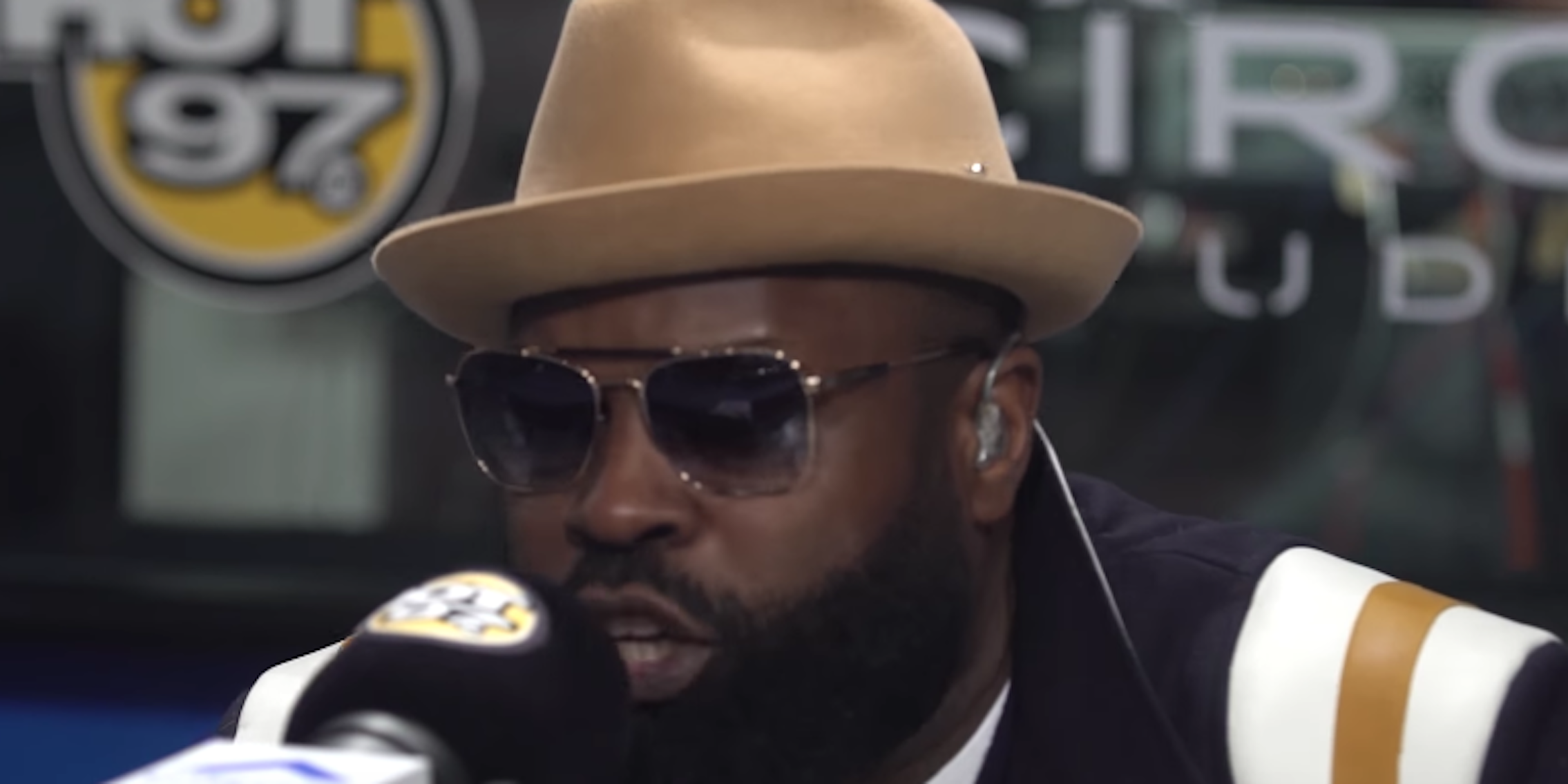 Black Thought freestyles on Hot97.