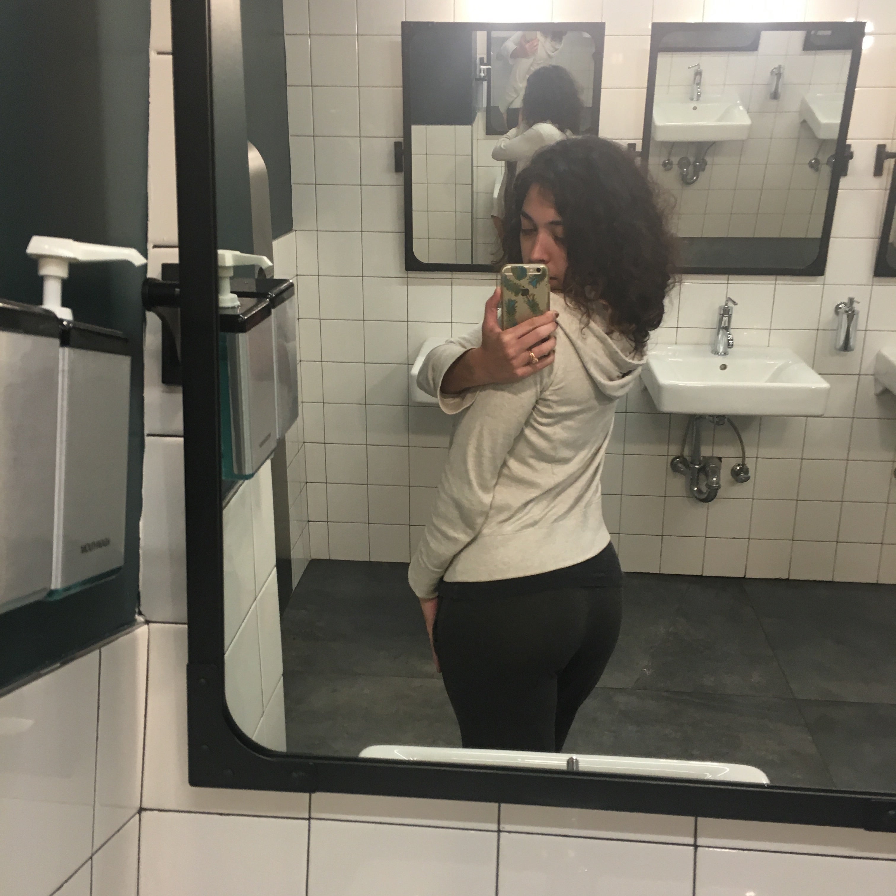 We tested out some butt selfie tips