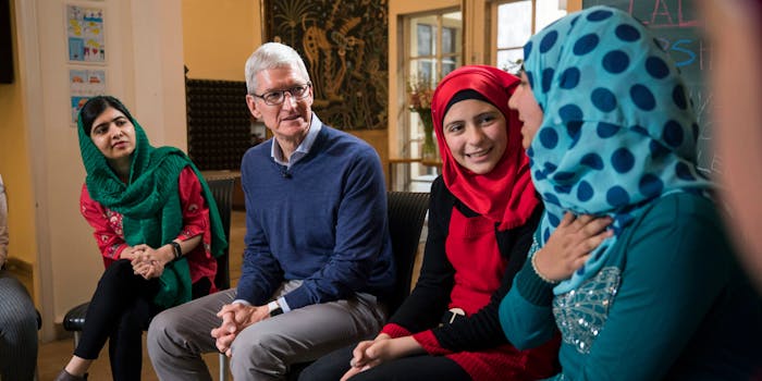 Tim Cook, Malala Yousafzai sit with students