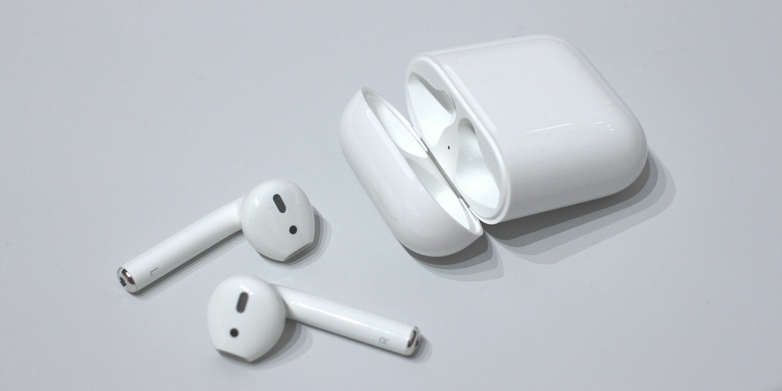 apple airpods truly wireless headphones