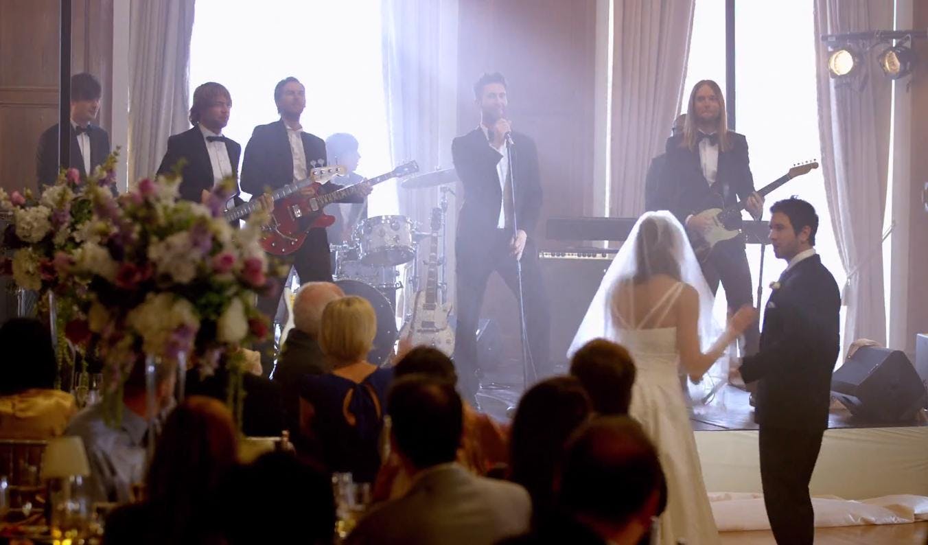 Maroon 5 Staged Their Adorable Wedding Surprise Music Video The Daily Dot 3731