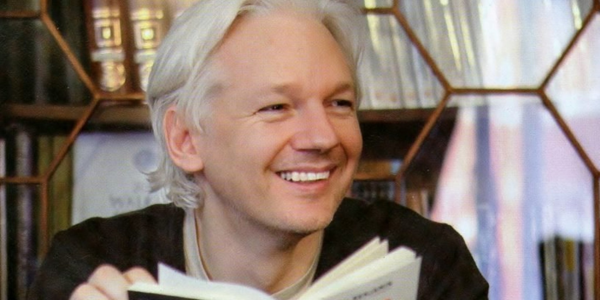 Win a date with Julian Assange—sort of - The Daily Dot