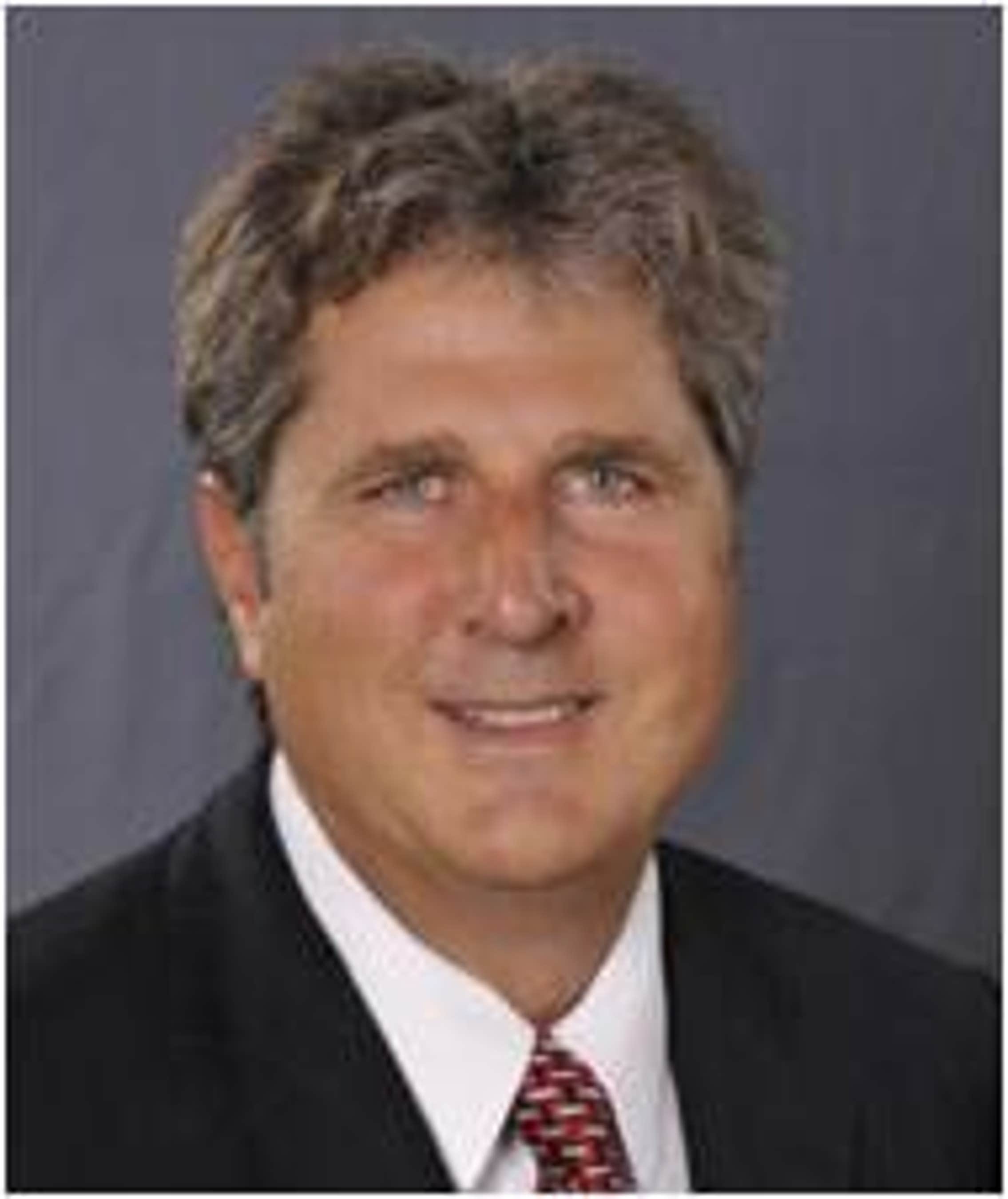 Coach Mike Leach to suspend players if caught tweeting The Daily Dot
