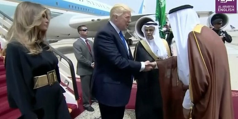 Melania Trump head scarf Saudi Arabia