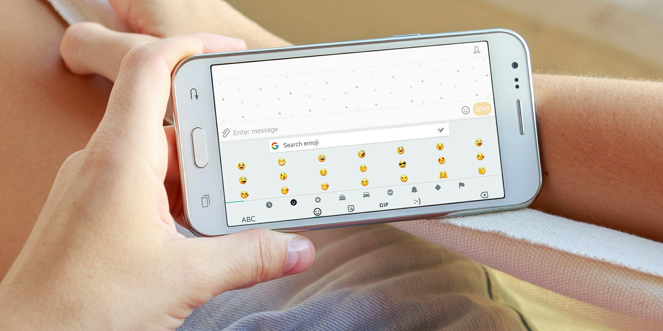 keyboards with emojis for android