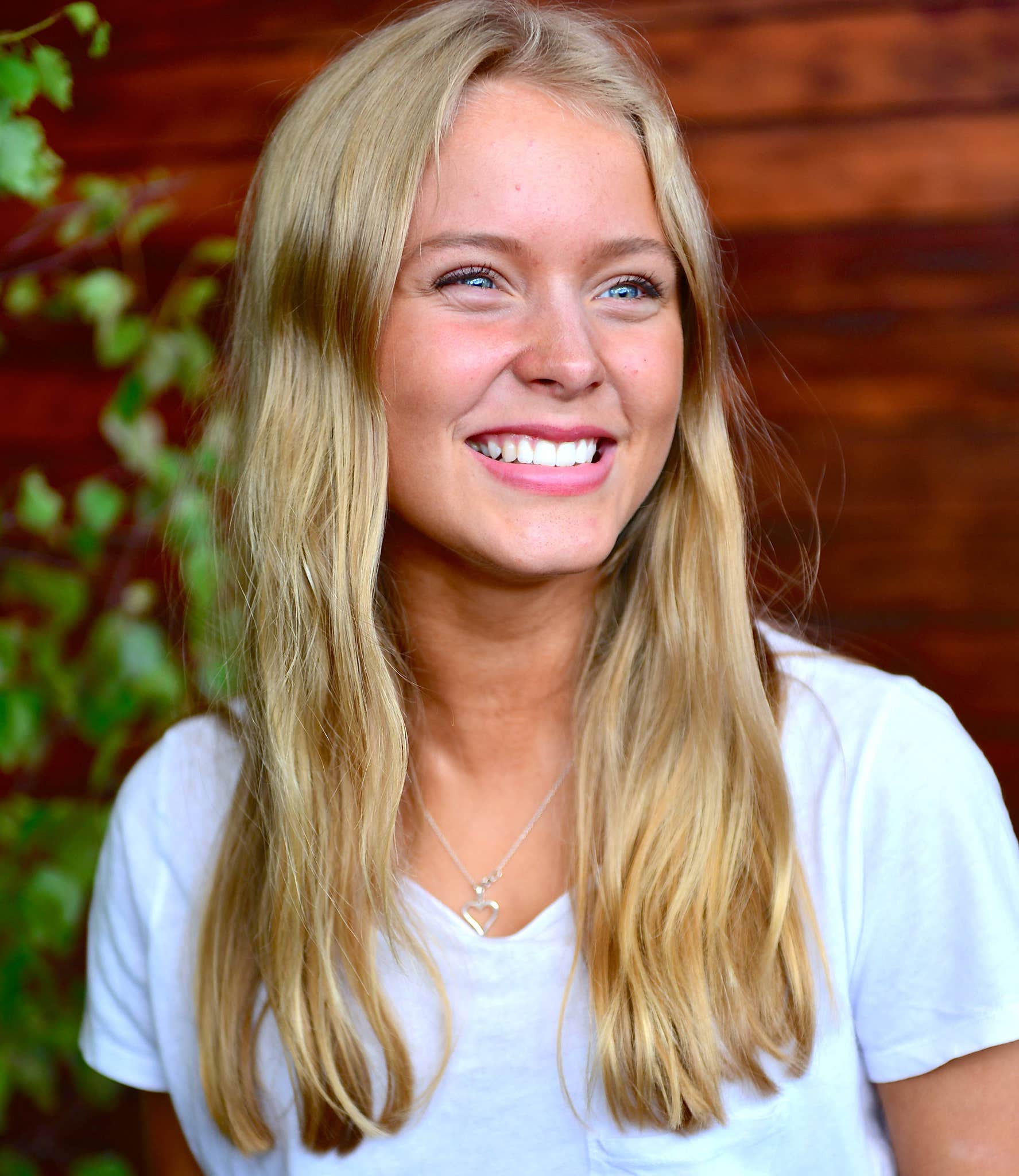 Swedish pop star stuffs her leg into a condom to prove a point to whiny men