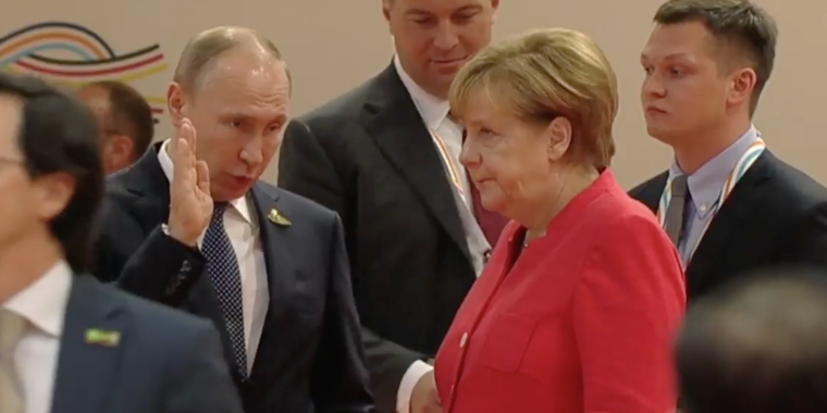 Vladimir Putin and Angela Merkel at G20 summit