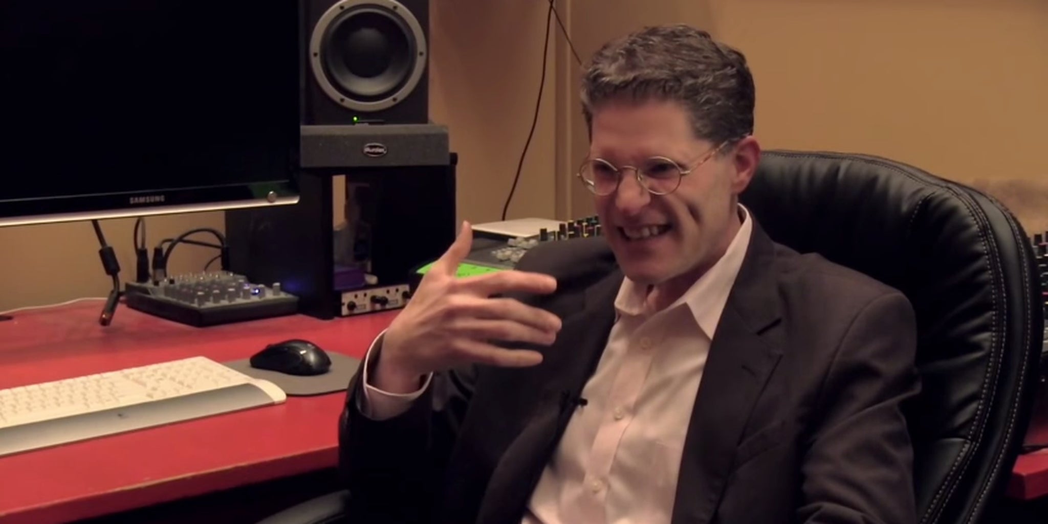 Porky Pig's voice actor teaches you how it's done