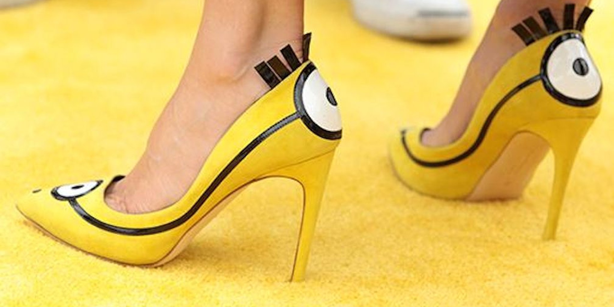 Sandra Bullock rocks a sweet pair of Minions heels for a good cause