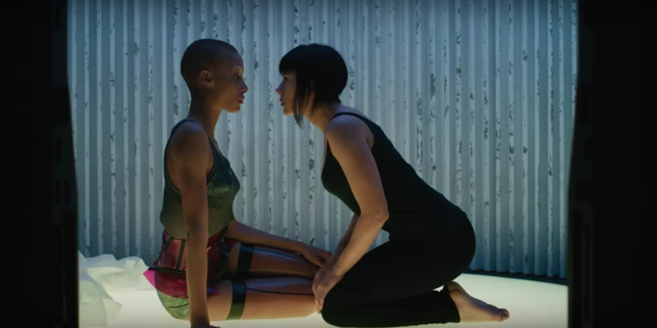 1310px x 655px - Ghost in the Shell's Lesbian Kiss Is a Brief, Token Moment, Fans Argue