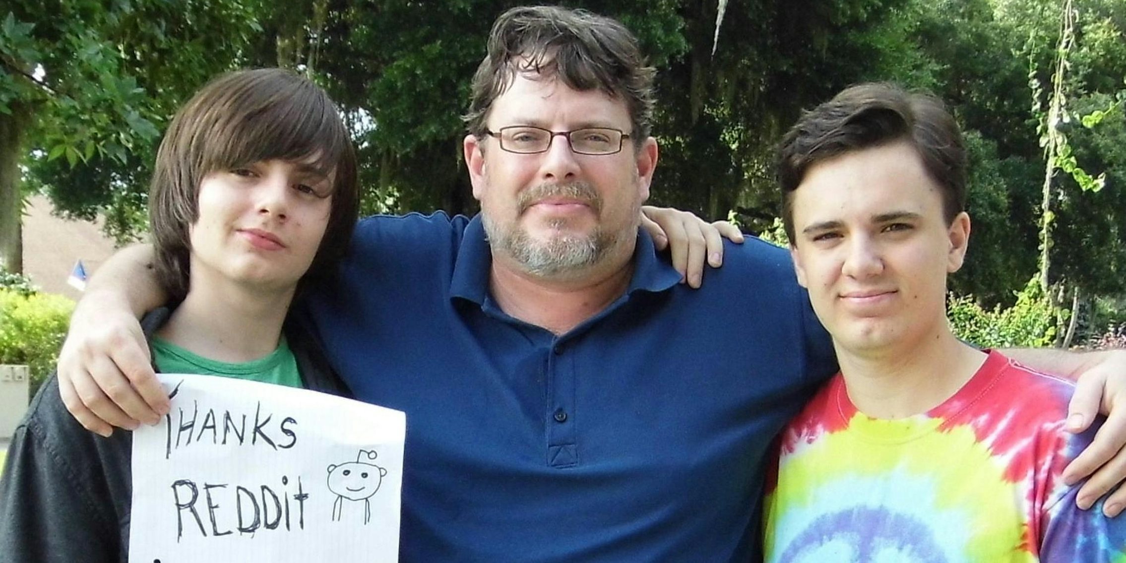 How The Internet Helped A Down On His Luck Dad See His Son Graduate The Daily Dot