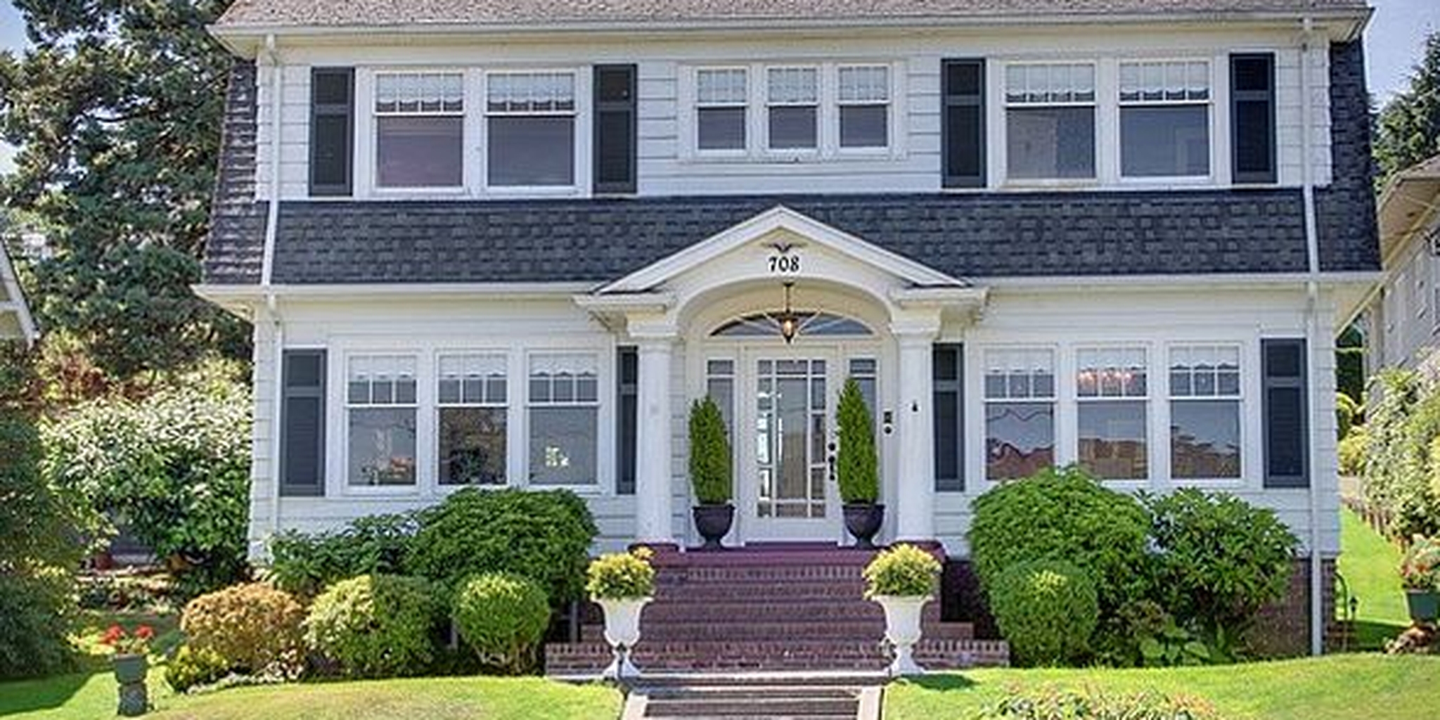 'Twin Peaks' House Could Become World's Creepiest B&B