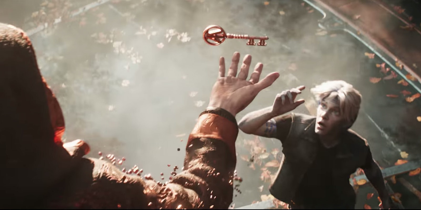 Ready Player One screenshot of character reaching for key