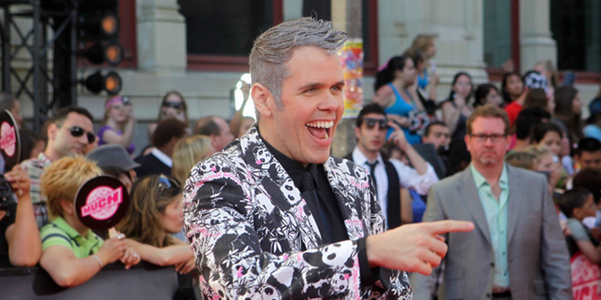 Perez Hilton removes &lsquo;Celebgate&rsquo; photos, calling his post a mistake